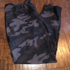 Cropped Camo leggings